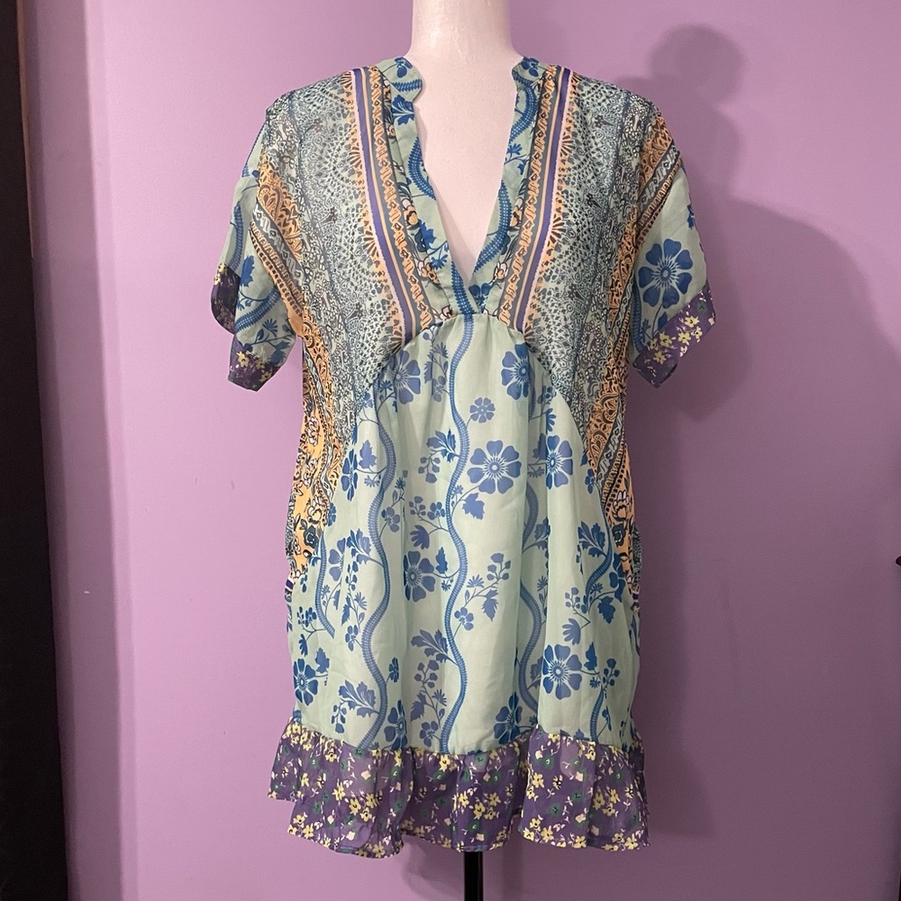 Floral Patterned Shirt Sleeved Women's V neck Tunic Size S